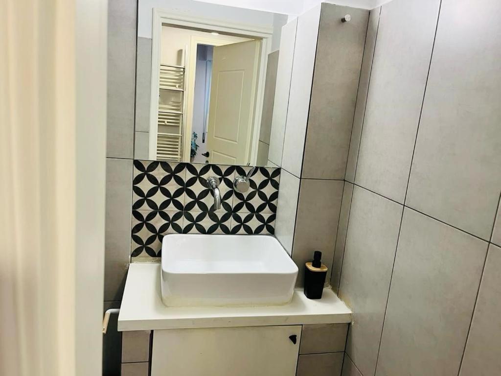 Exarcheia Urban Studio Apartment Ateny Zewnętrze zdjęcie